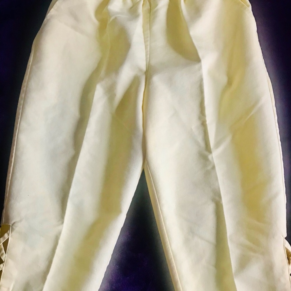 Blair Yellow Women's Capris with Side Lace-Up Detail NWOT Large PT - Picture 2 of 3